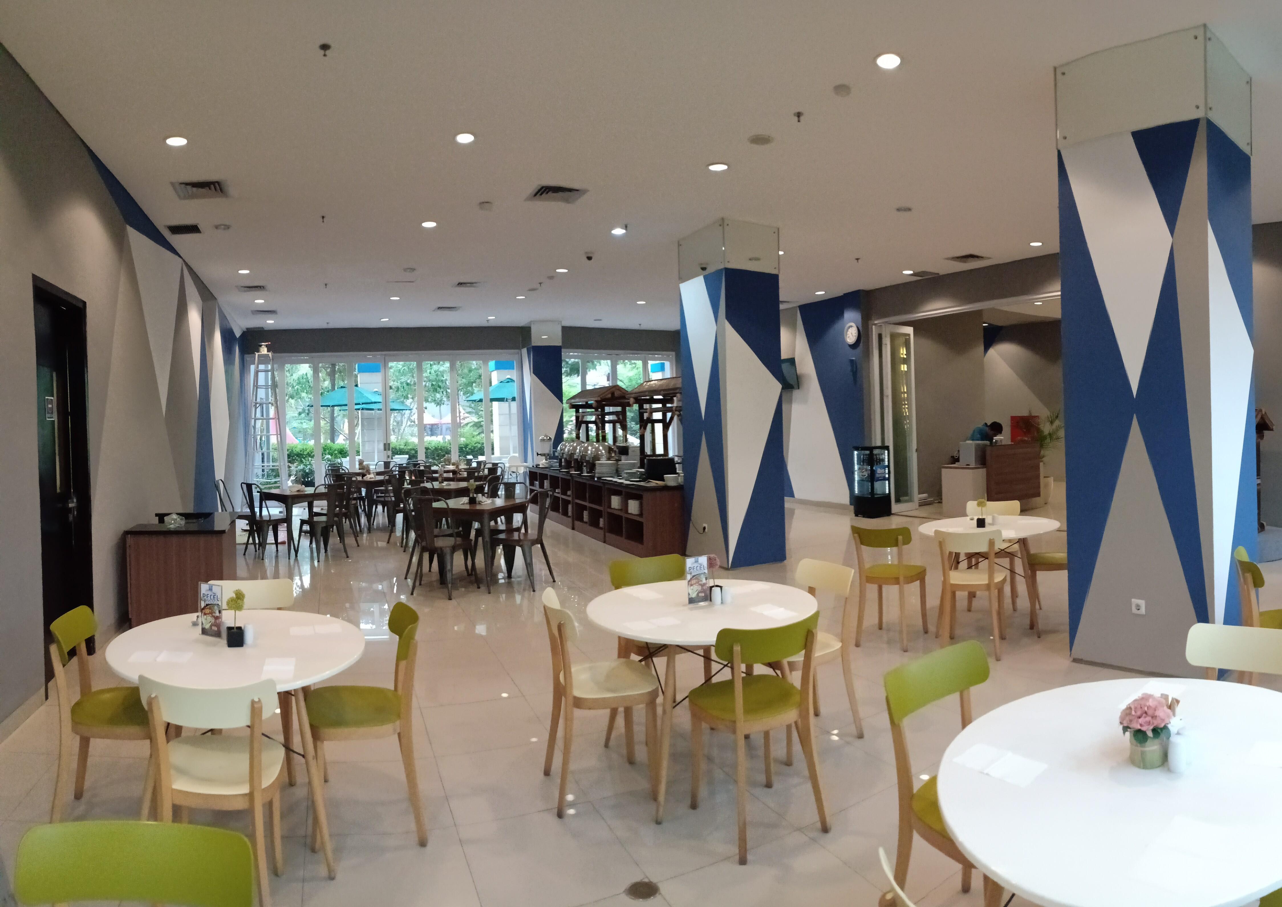 Ibis Budget Cikarang Festival Бекаси Екстериор снимка