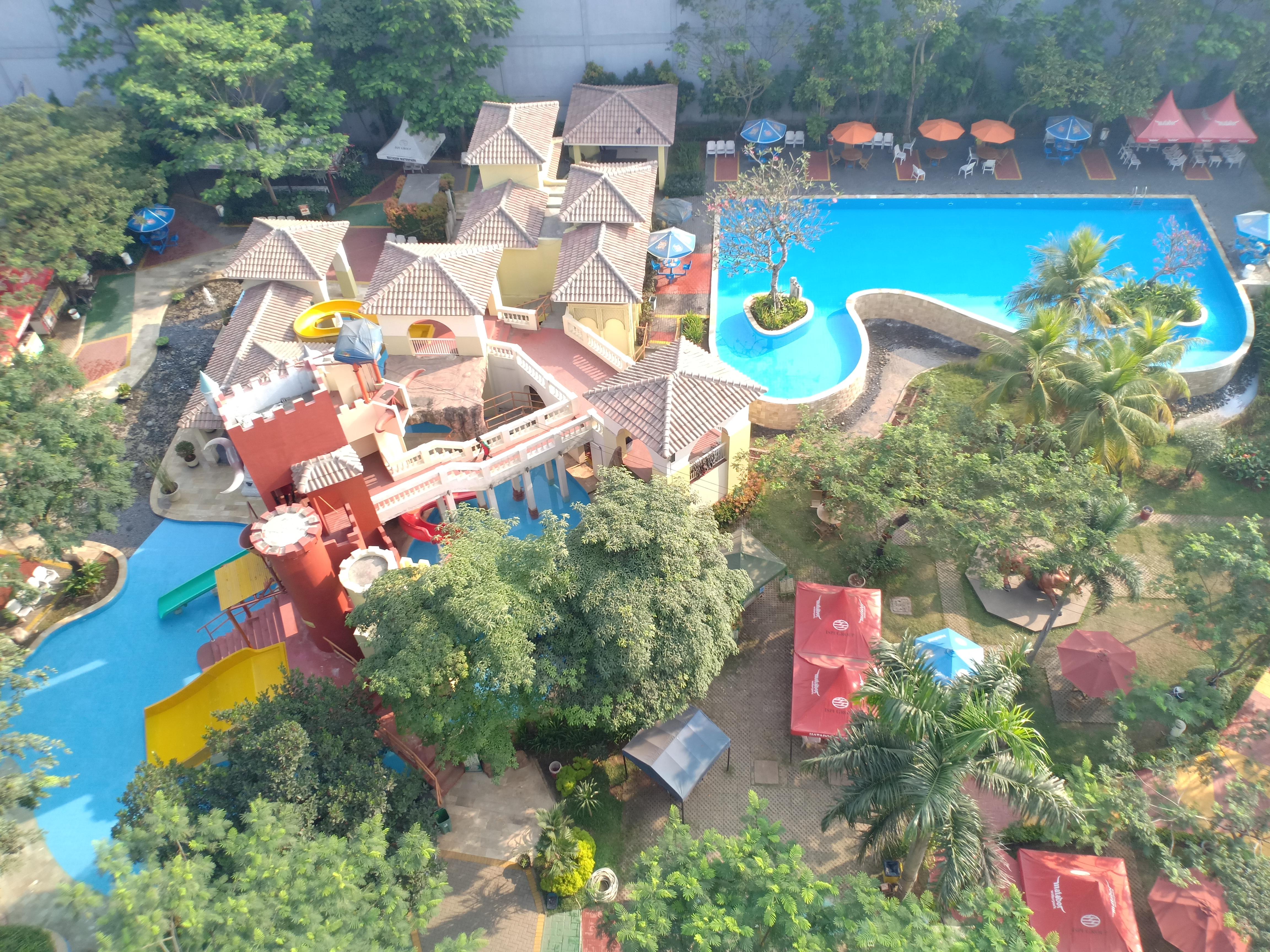 Ibis Budget Cikarang Festival Бекаси Екстериор снимка