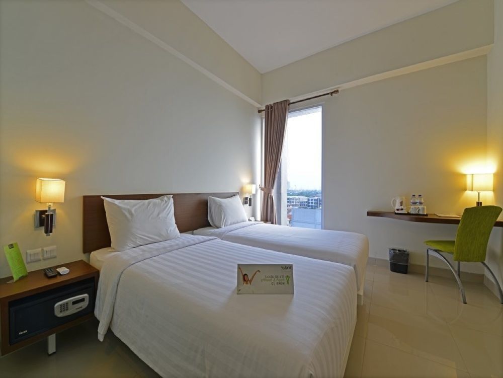 Ibis Budget Cikarang Festival Бекаси Екстериор снимка
