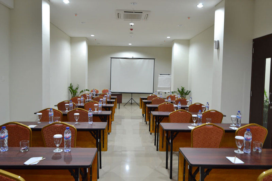 Ibis Budget Cikarang Festival Бекаси Екстериор снимка