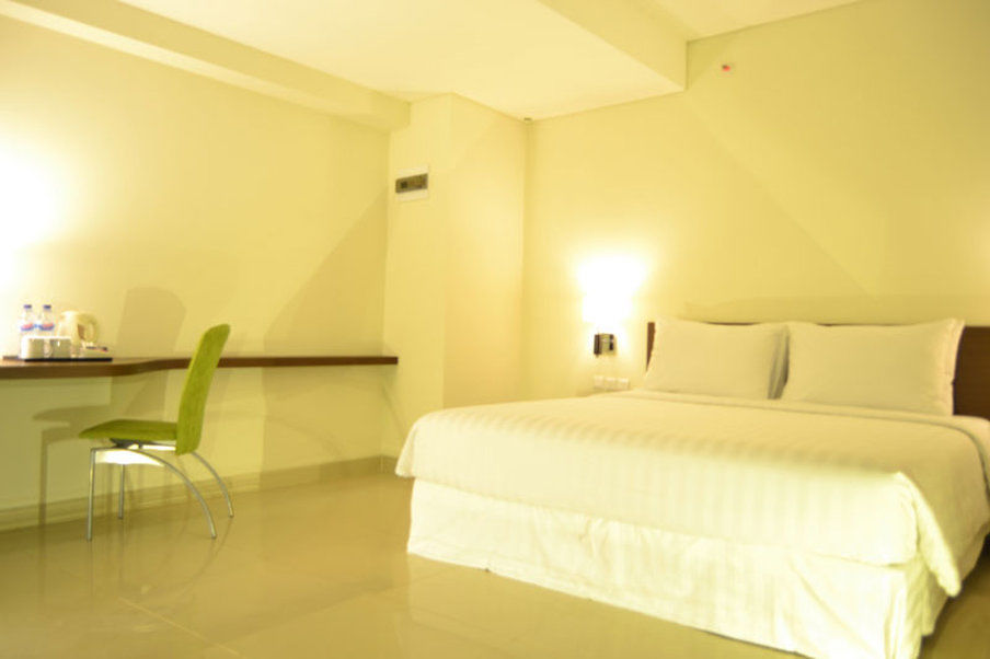 Ibis Budget Cikarang Festival Бекаси Екстериор снимка