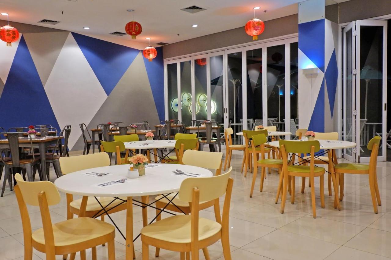 Ibis Budget Cikarang Festival Бекаси Екстериор снимка