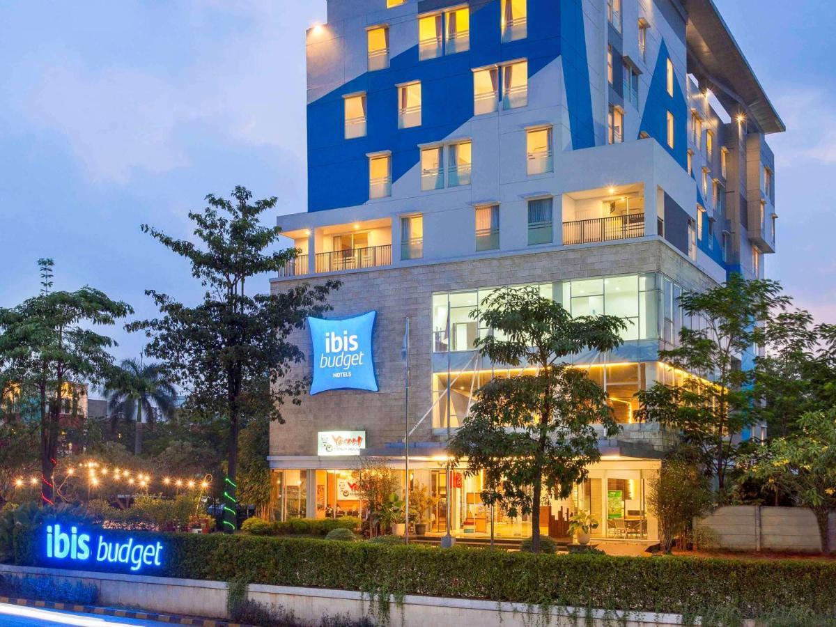 Ibis Budget Cikarang Festival Бекаси Екстериор снимка